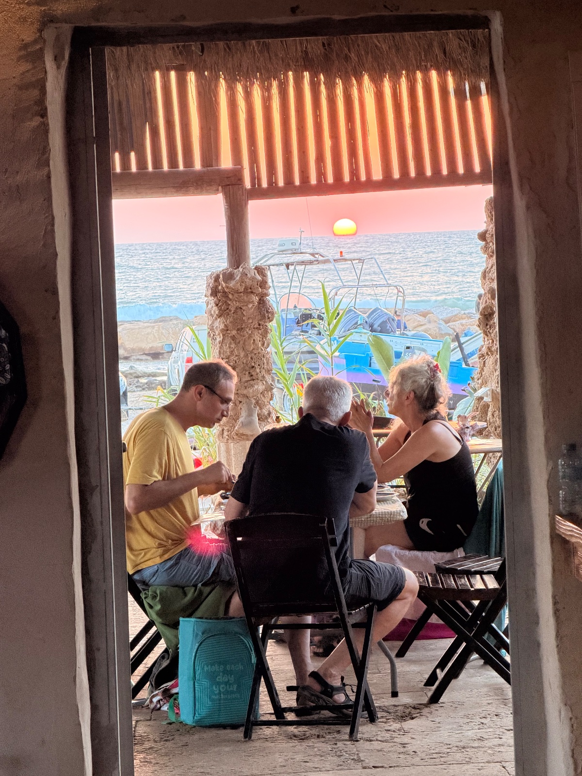 בית פתוח בלב ים — 5