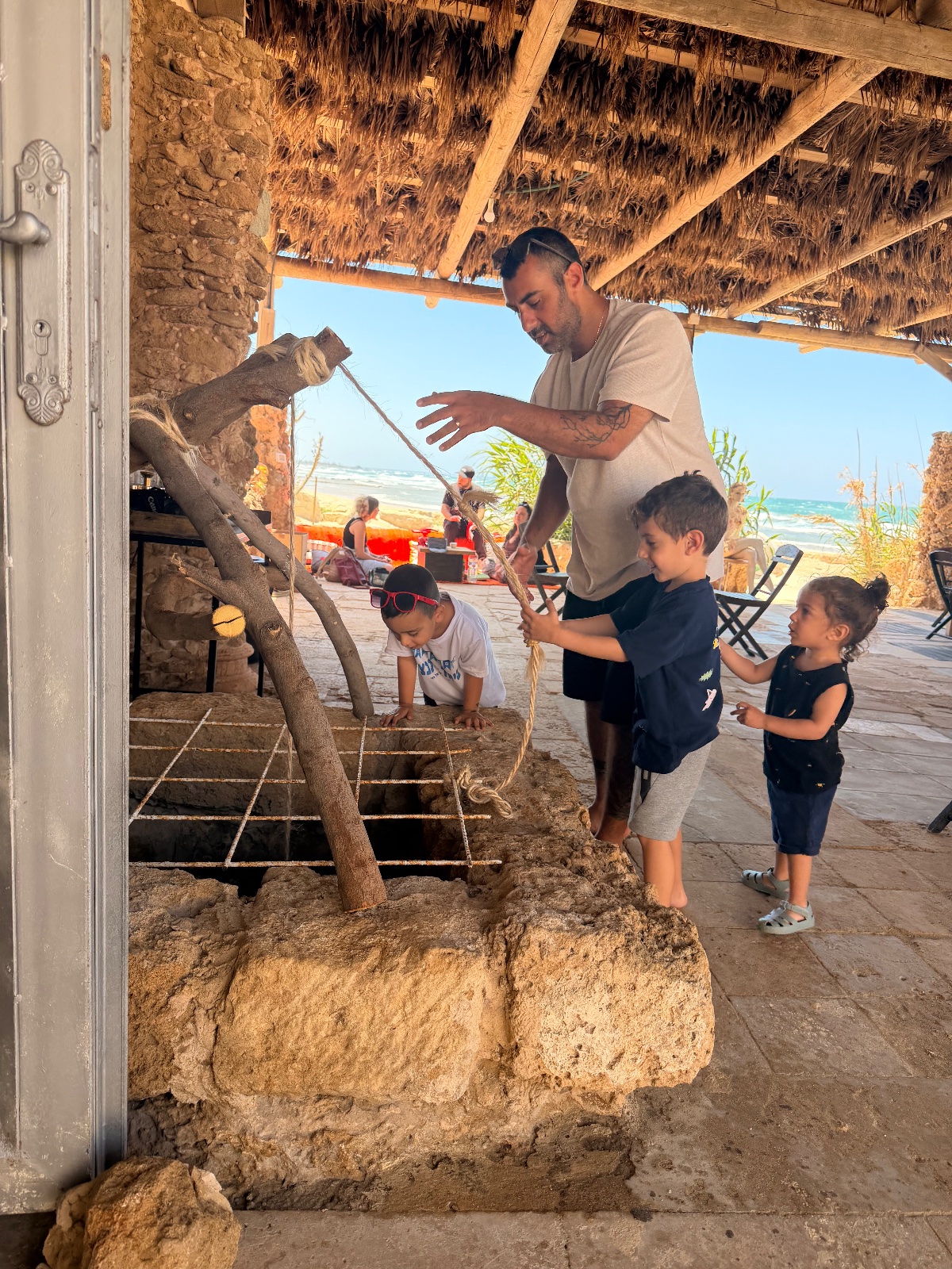 בית פתוח בלב ים — 8