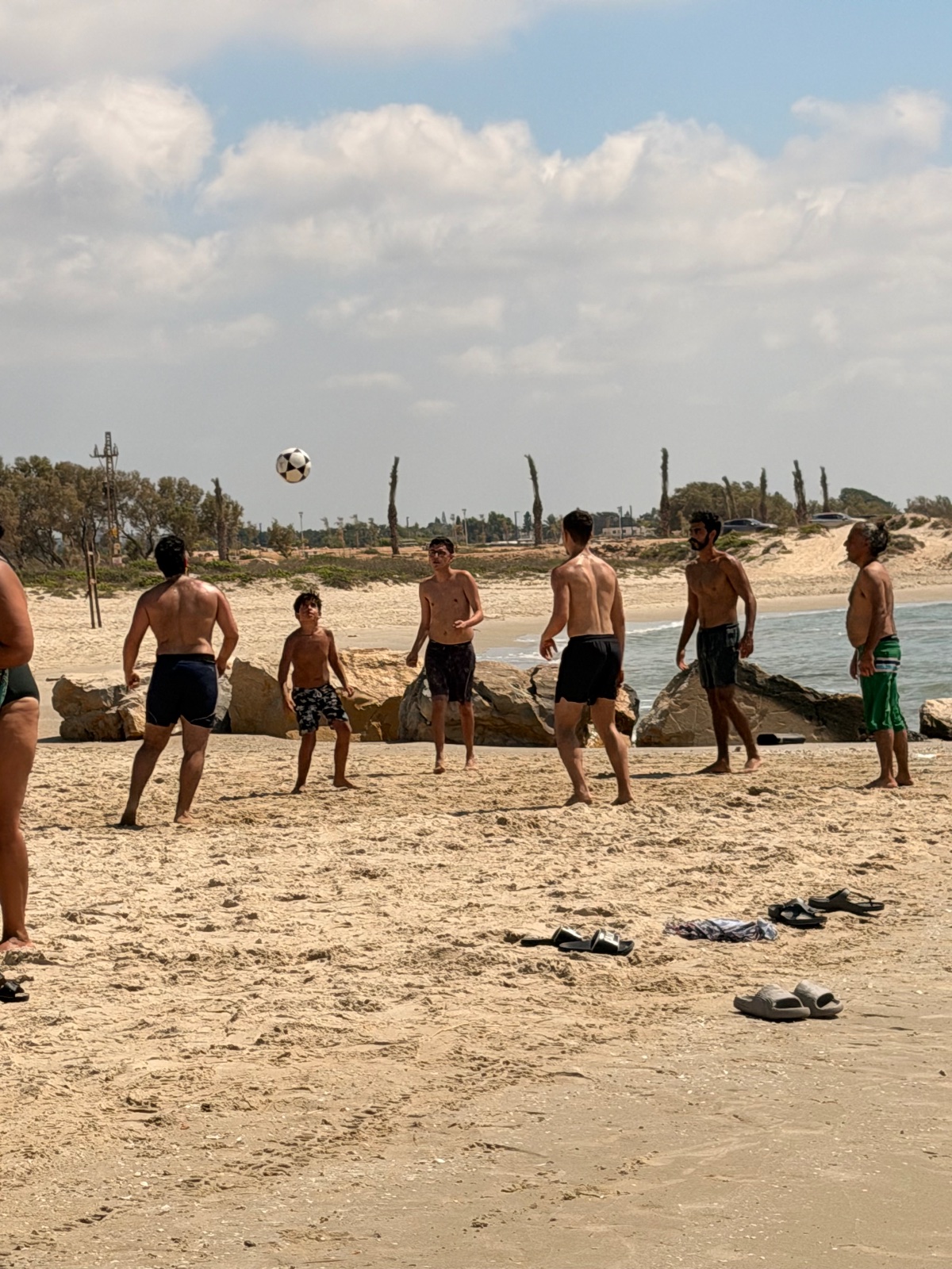 בית פתוח בלב ים — 3