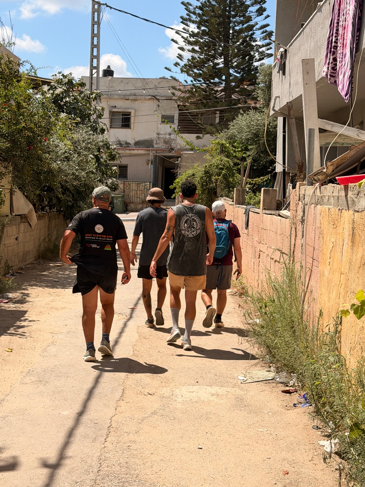 פותחים את השבוע ברגל — 4